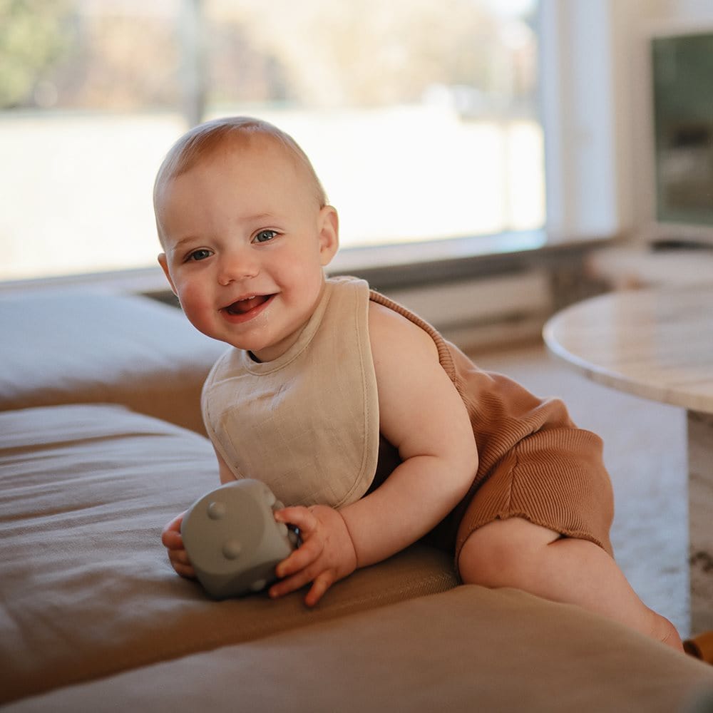 Mushie Baberos Pack de 2 baberos de muselina Tan/Fog - Mushie MU101252