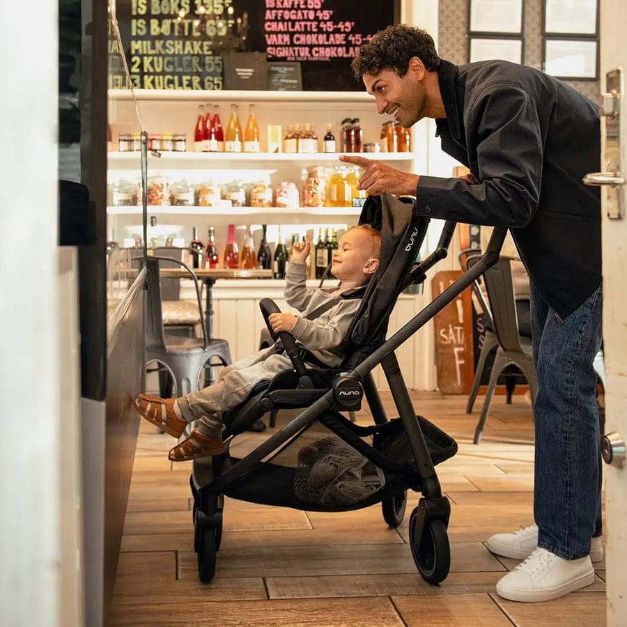 Nuna Coche Coche de Paseo Swiv Caviar - Nuna NN2200ST18600CVR