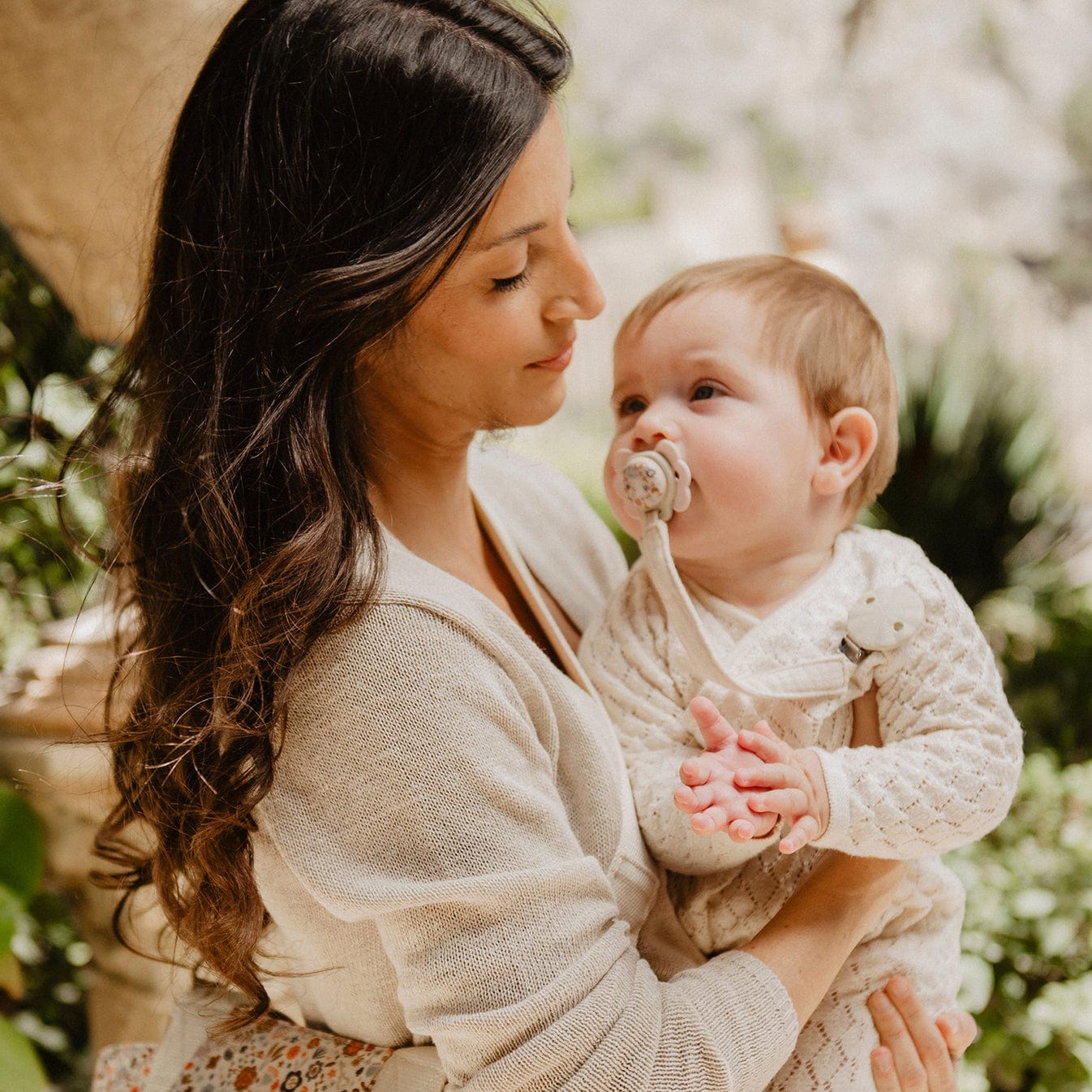 Suavinex Portachupete Portachupete de tela Wonderland Beige - Suavinex 402828