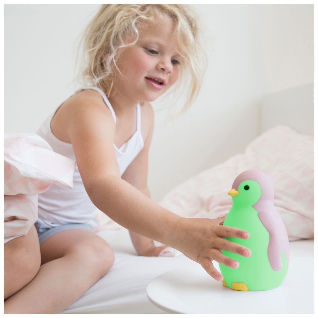 Zazu Luz Nocturna / Espantacuco Luz nocturna con educador de sueño Pam pingüino Rosa- Zazu ZA-PAM-03