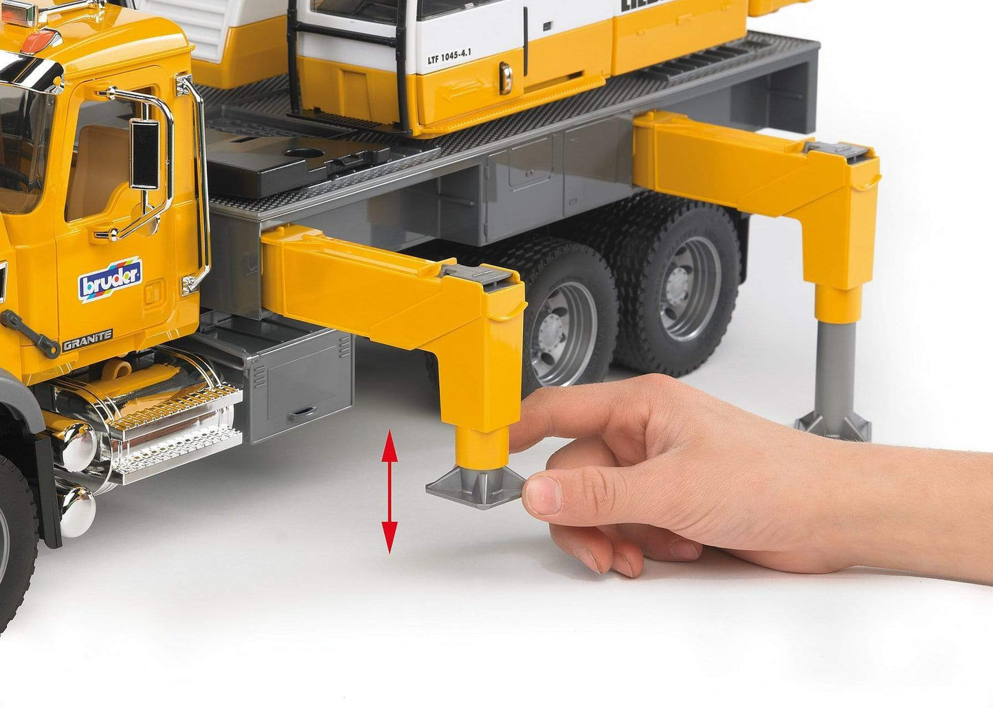 BRUDER Transportes Grúa telescópica sobre camión MACK Granite Liebher 02818- Escala 1:16- BRUDER BRU02818