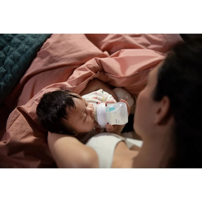 Avent Mamadera Mamadera Natural Response 3.0 Flujo lento 125 ml con AirFree - Avent SCY670/01