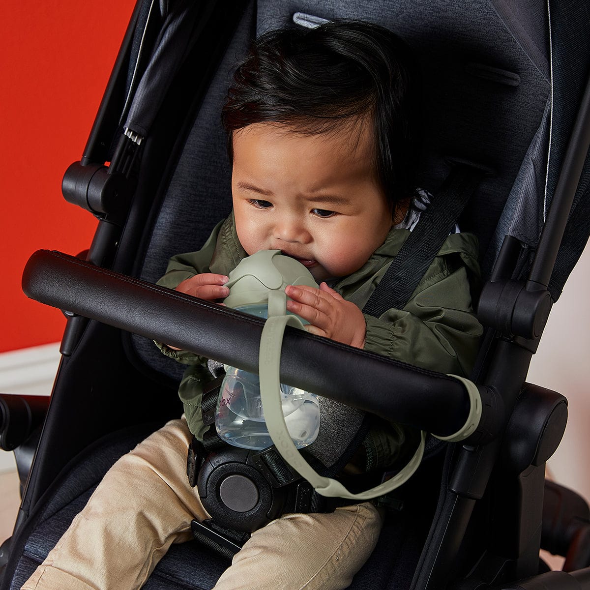 B.BOX Accesorios Correa ajustable para vasos y mamaderas Connect A Cup Sage - B.box. BBX200910