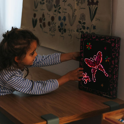 Kidywolf Arte / Manualidades Kidyneon Kit de decoración mural luminosa Érace una vez - Kidywolf KIDYNEON-OUT-PI