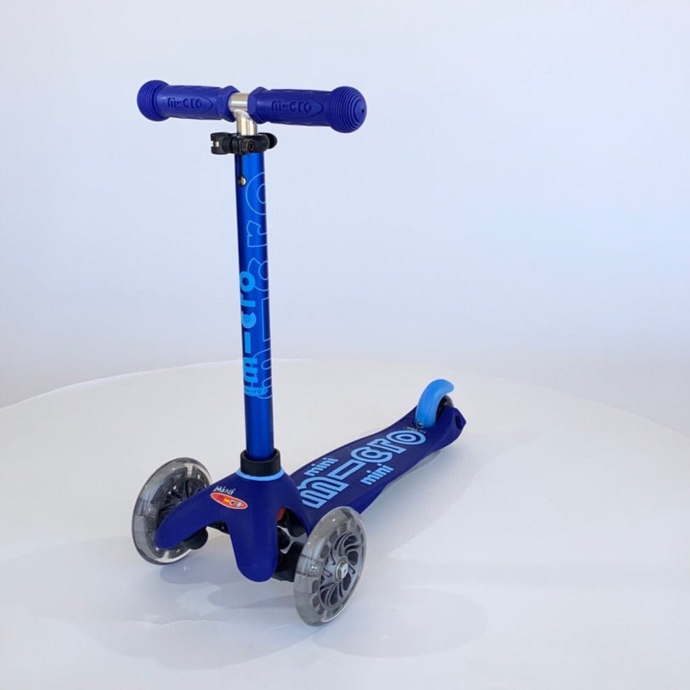Micro Scooter Mini Micro Deluxe Led Azul MMD142