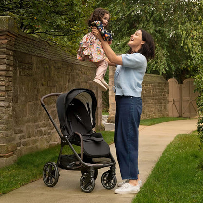 Nuna Coches Coche de Paseo Triv LX Caviar - Nuna