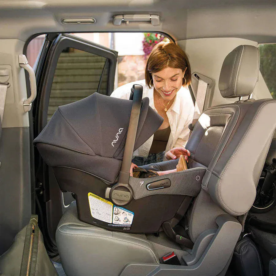 Nuna Silla de auto convertible PIPA URBAN CAVIAR 15610 - NUNA NN40206CF15610CVRGL