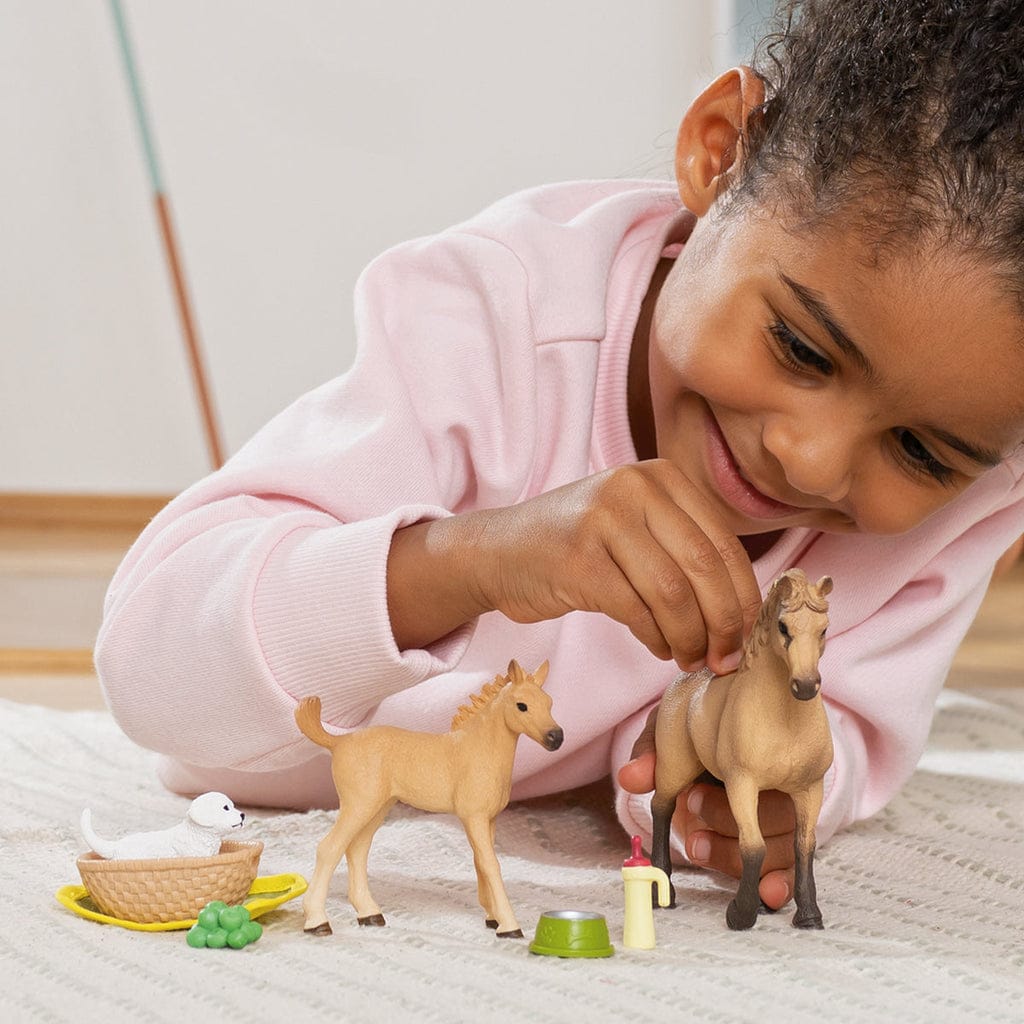 Schleich Animales y Dinosaurios Set de cuidado de crías de Sarah coleccionable Horse Club - Schleich SCH42432