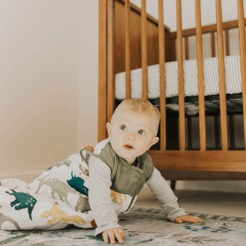 LITTLE UNICORN Capullos Saco de dormir acolchado de Muselina Mediano - Dino Friends